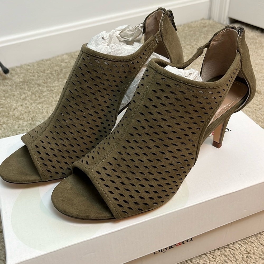 NEW in box!! Style & Co Hadiee Sage Ankle Shootie